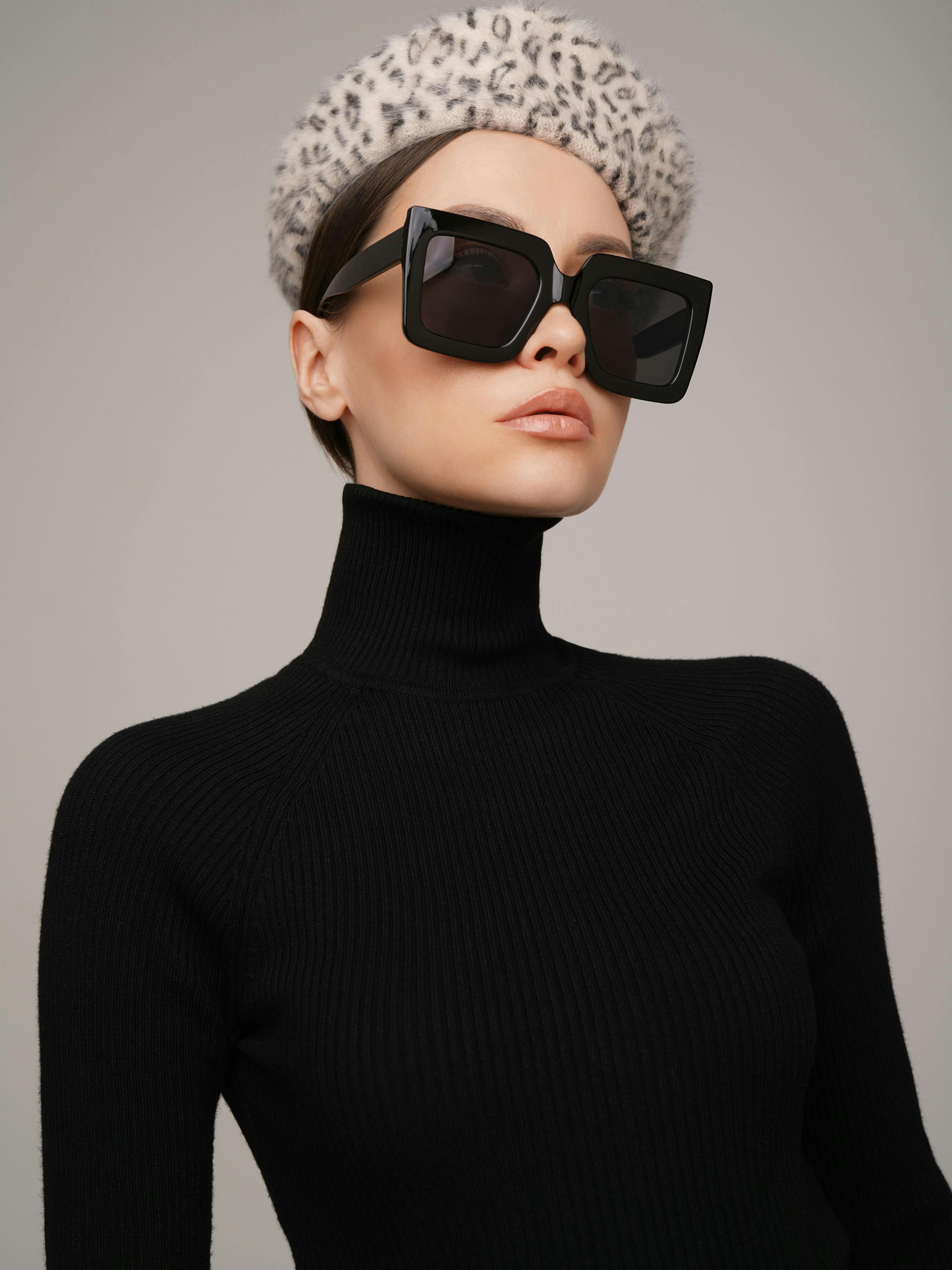 shoulders,studio,leopard print,woman,beauty,young,catalog,classical,slim,wear,fashionista,spring,beautiful,cap,outfit,trendy,look book,casual,femininity,season,hat,model,roll-neck,female,elegant,sunglasses,sensual,sexy,black,beret,collection,girl,neck,portrait,people,comfort,turtleneck,lifestyle,slender,background,person,lady,clothing,style,autumn,posing,fashion